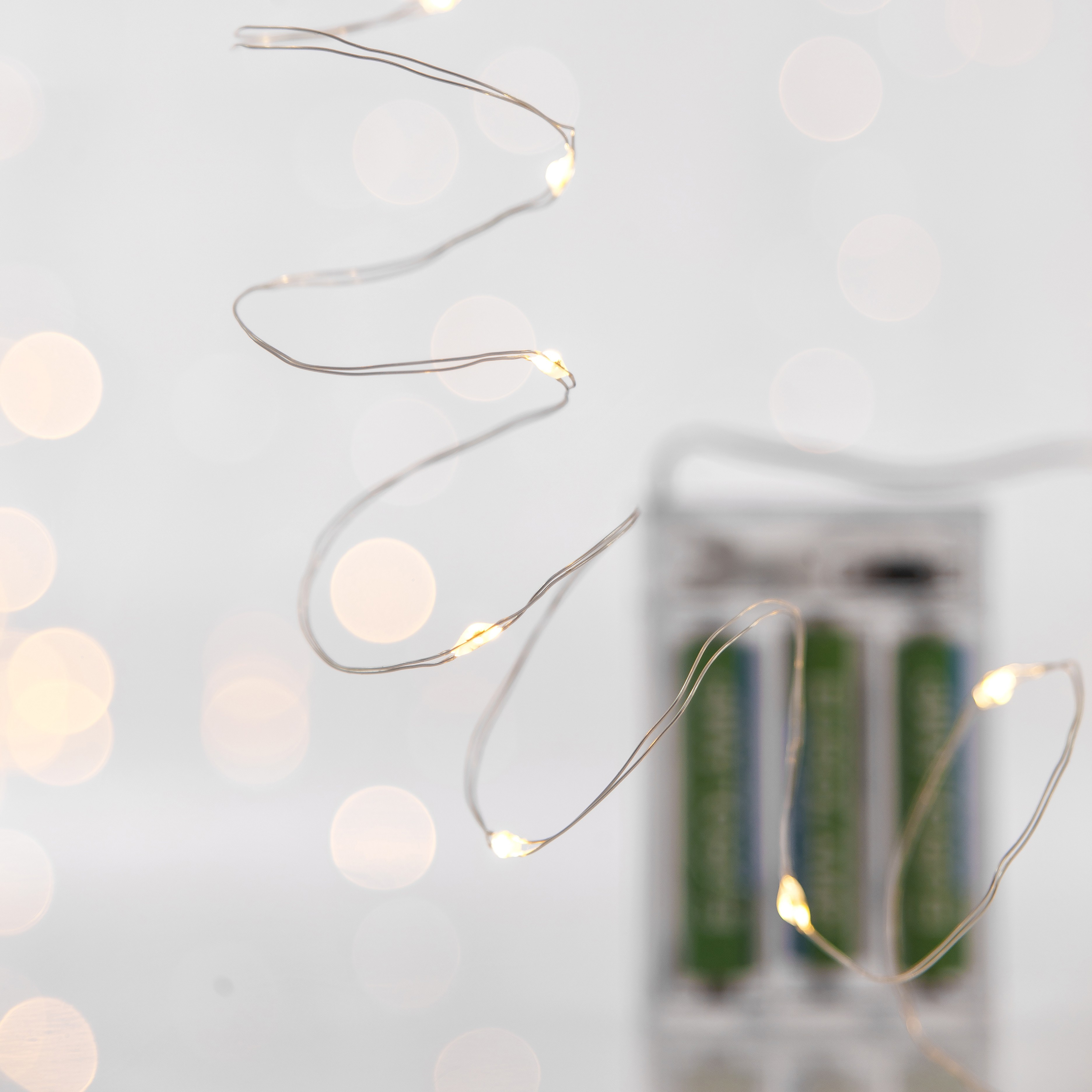 XMAS ΛΑΜΠΑΚΙ ΣΕΙΡΑ 20 MINI LED ΜΠΑΤΑΡΙΑΣ 3AA ΜΕ ΧΡΟΝΟΔΙΑΚΟΠΤΗ ΑΣΗΜΙ ΧΑΛΚΙΝΟ ΚΑΛΩΔΙΟ ΘΕΡΜΟ ΛΕΥΚΟ LED ANA 10cm ΠΑΡΟΧΗ 10cm IP20
