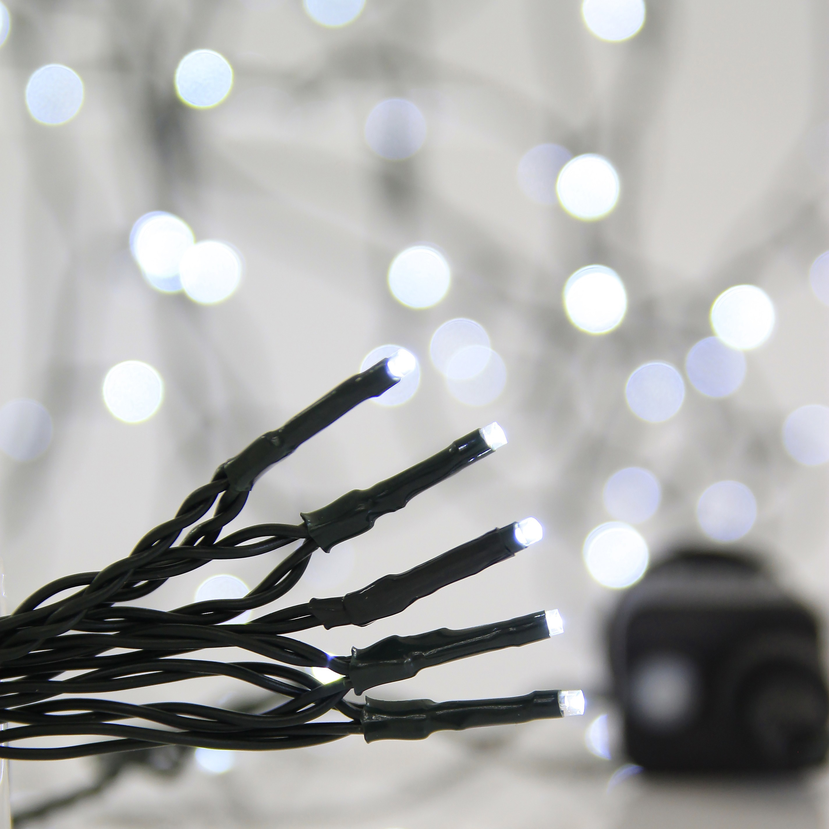 XMAS ΛΑΜΠΑΚΙ ΣΕΙΡΑ 700 LED 3mm 31V ΜΕΤΑΣΧΗΜΑΤΙΣΤΗ ΜΕ 8 ΠΡΟΓΡΑΜΜΑΤΑ & ΜΝΗΜΗ ΠΡΑΣΙΝΟ PVC ΚΑΛΩΔΙΟ ΛΕΥΚΟ LED ΑΝΑ 5cm ΠΑΡΟΧΗ 3m ΙΡ44