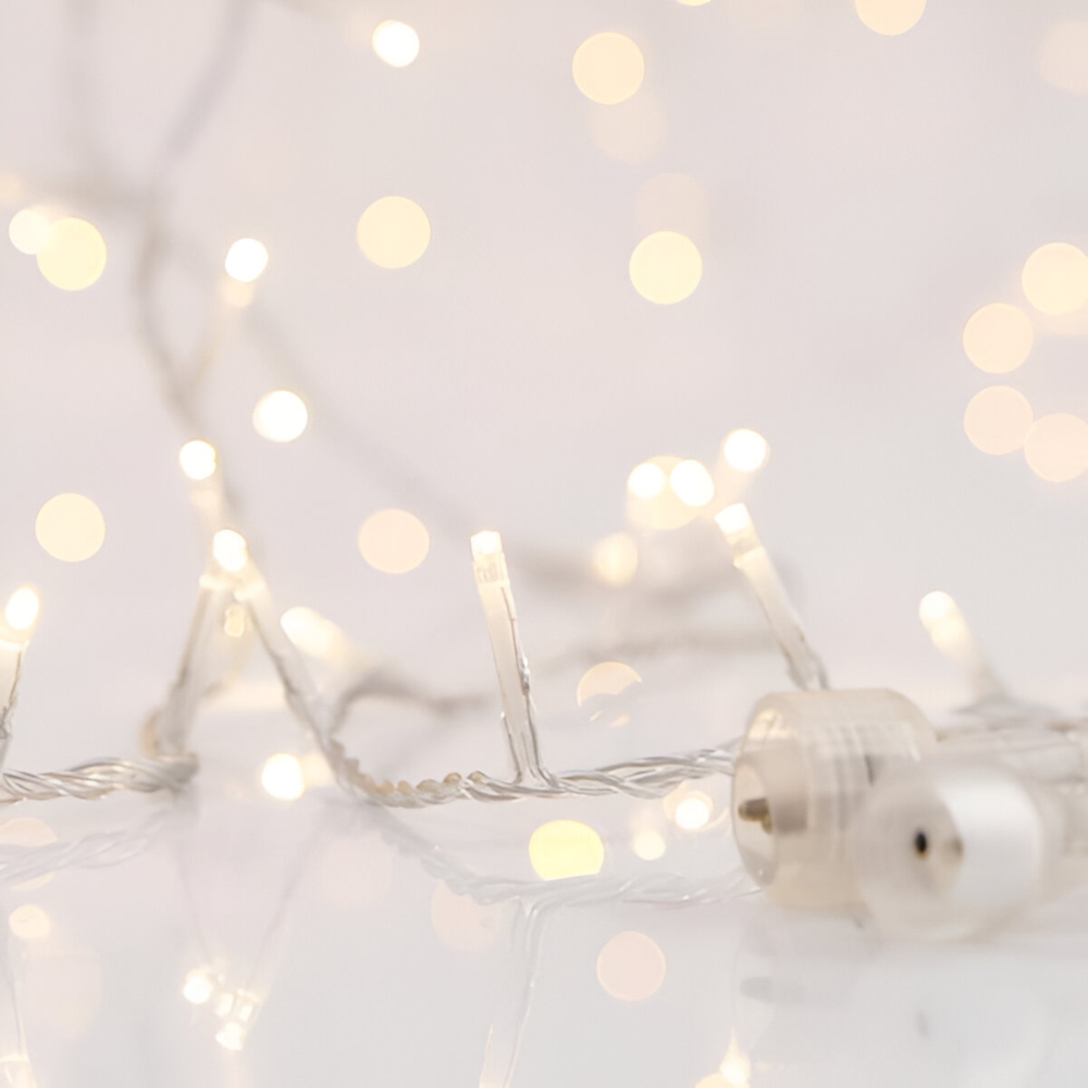 XMAS ΛΑΜΠΑΚΙ ΣΕΙΡΑ 700 LED 3mm 31V & 12W ΜΕΤΑΣΧΗΜΑΤΙΣΤΗ (In. 100-270V) 4 ΕΠΕΚΤΑΣΕΙΣ ΕΩΣ 2 ΣΕΤ ΔΙΑΦΑΝΟ PVC ΚΑΛΩΔΙΟ ΘΕΡΜΟ ΛΕΥΚΟ LED ΑΝΑ 5cm ΠΑΡΟΧΗ 3m ΙΡ44 ROLL PACK